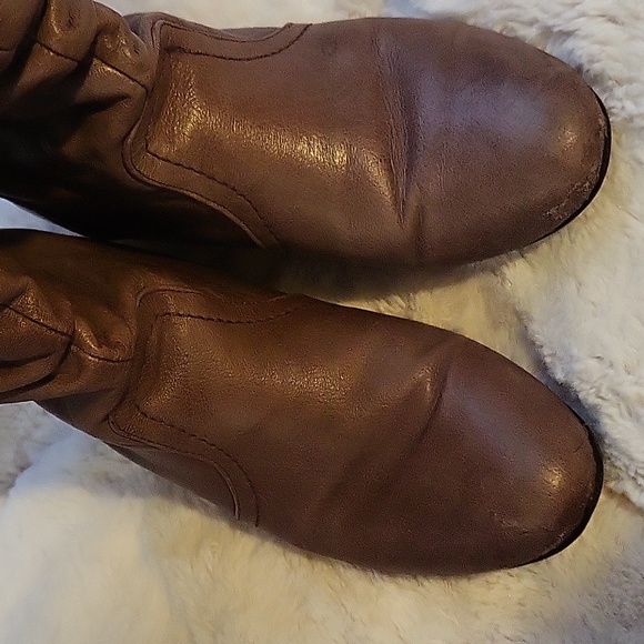 FREE with purchase Spring brown boots size5 - Picture 5 of 10